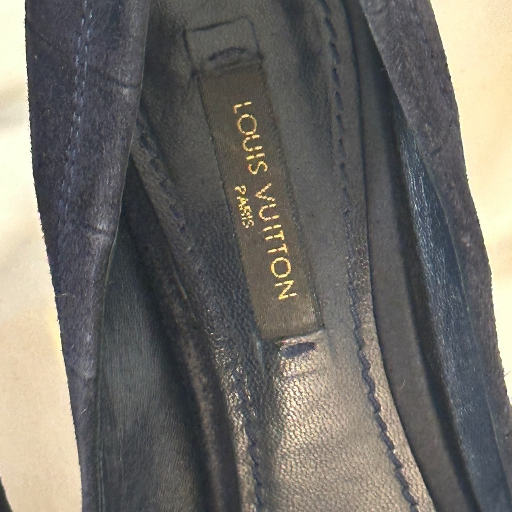 Louis Vuitton Black and Gold Peep-Toe Heels - Picture 5 of 16